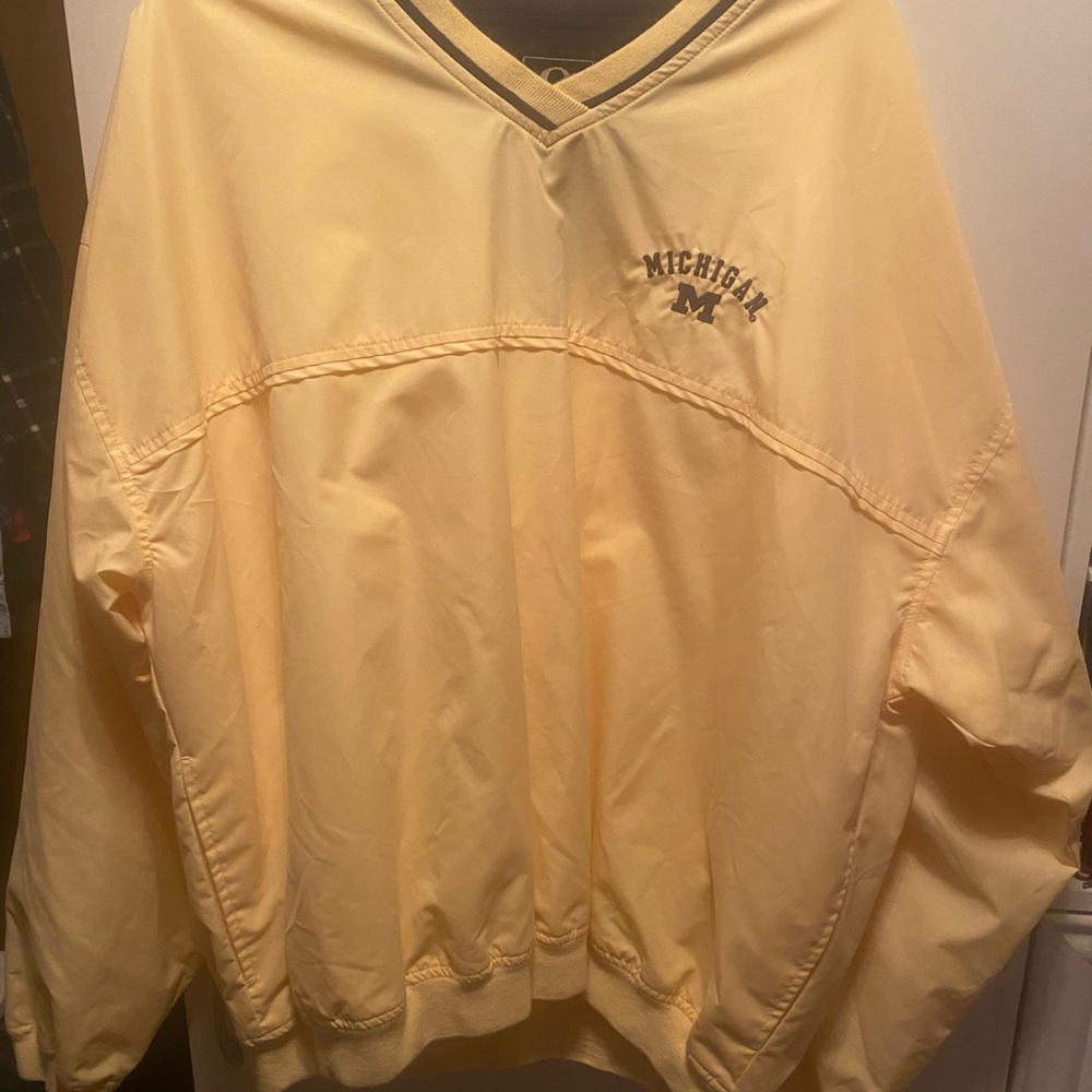 Men’s golf pullover